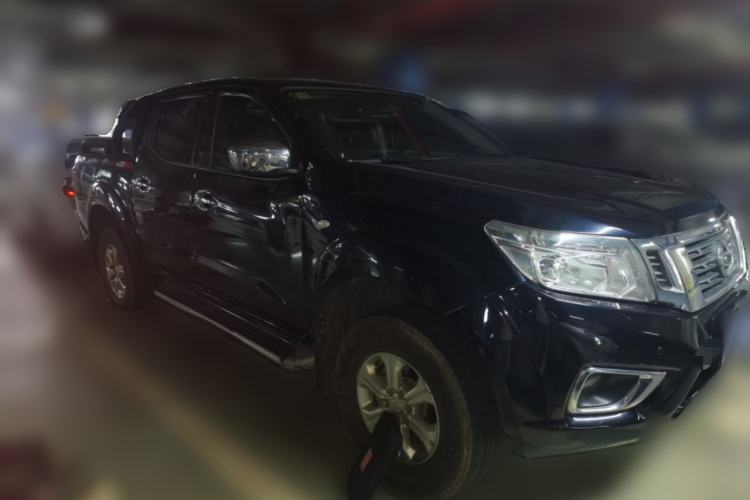 Used Nissan Navara 2017 2.5L Automatic 4x4 Luxury Edition QR25 Front Right 45 Deg
