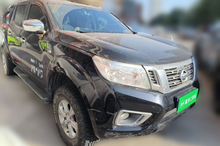 Used Nissan Navara 2017 2.5L Automatic 4x4 Luxury Edition QR25 Front Right 45 Deg
