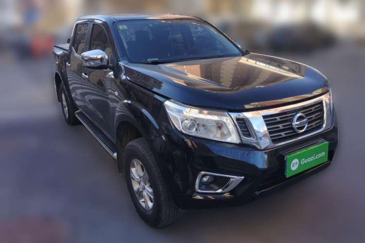 Used Nissan Navara 2017 2.5L Automatic 4x4 Luxury Edition QR25 Front Right 45 Deg