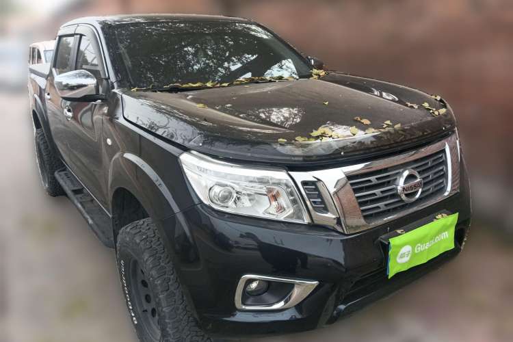 Used Nissan Navara 2017 2.5L Automatic 4x4 Luxury Edition QR25 Front Right 45 Deg