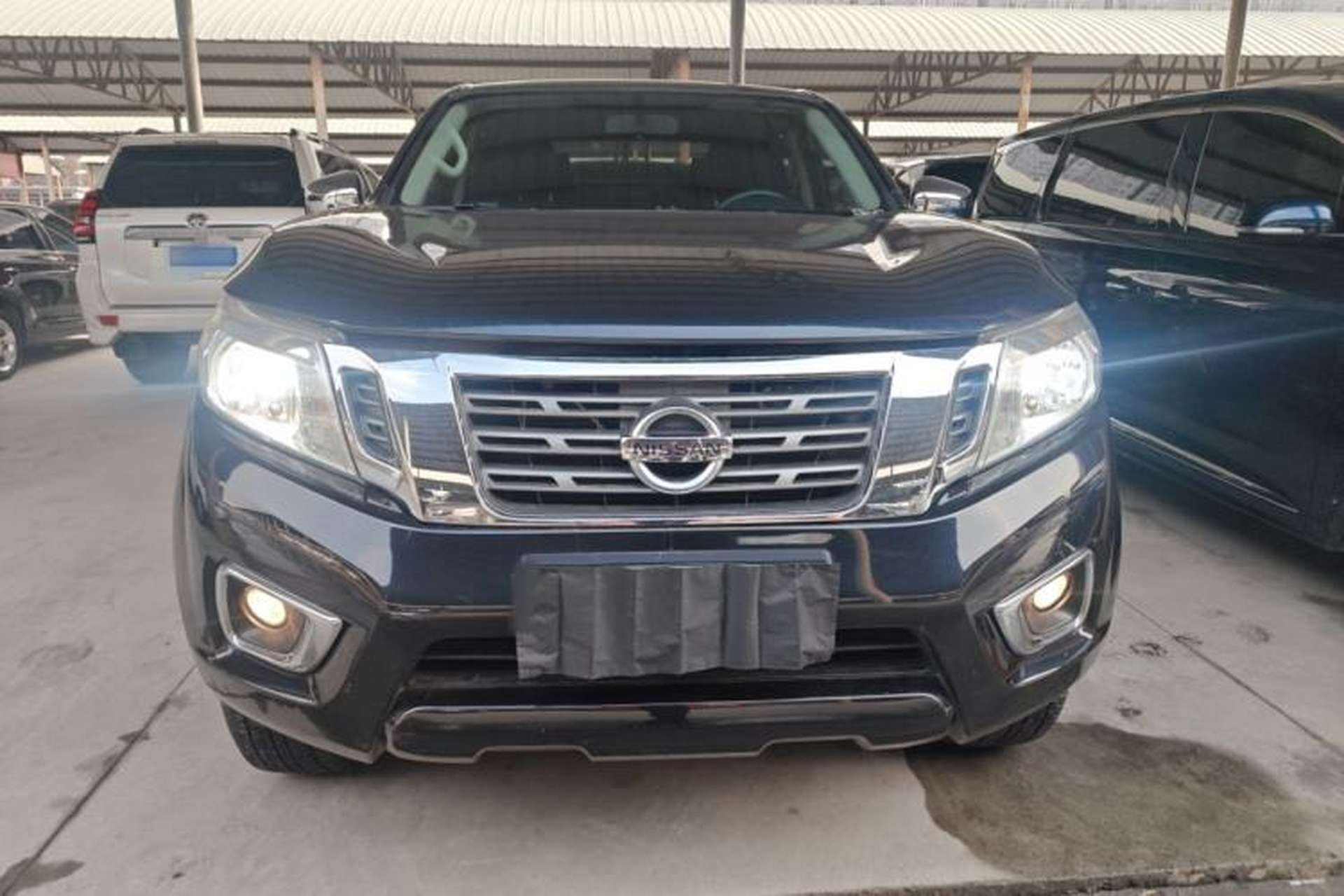 Used Nissan Navara 2017 2.5L Automatic 2WD Luxury Edition QR25 Front