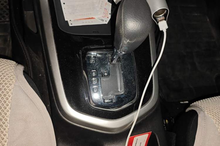 Used Nissan Navara 2017 2.5L Automatic 2WD Luxury Edition QR25 Gear Lever