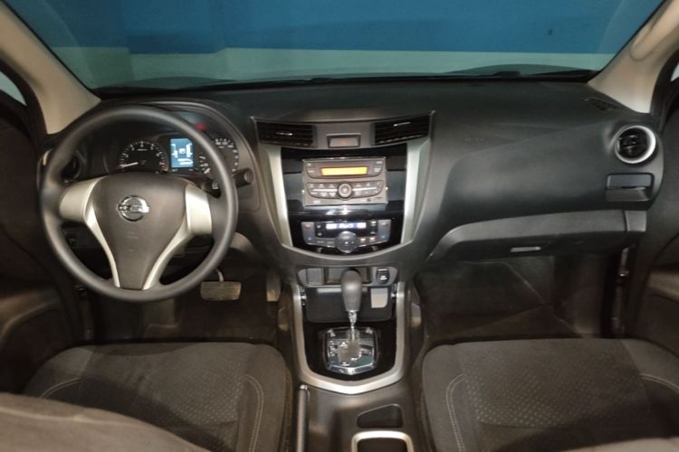 Used Nissan Navara 2017 2.5L Automatic 2WD Luxury Edition QR25 Interior 2
