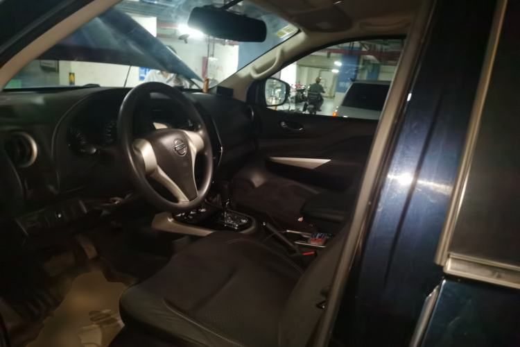Used Nissan Navara 2017 2.5L Automatic 4x4 Luxury Edition QR25 Left Front Seat