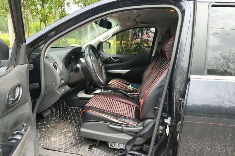 Used Nissan Navara 2017 2.5L Automatic 2WD Luxury Edition QR25 Left Front Seat