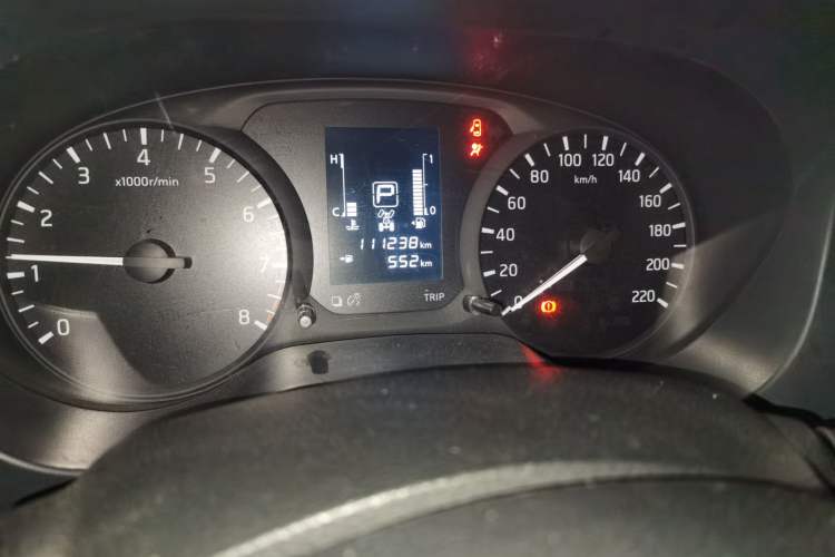 Used Nissan Navara 2017 2.5L Automatic 4x4 Luxury Edition QR25 Odometer Close Up