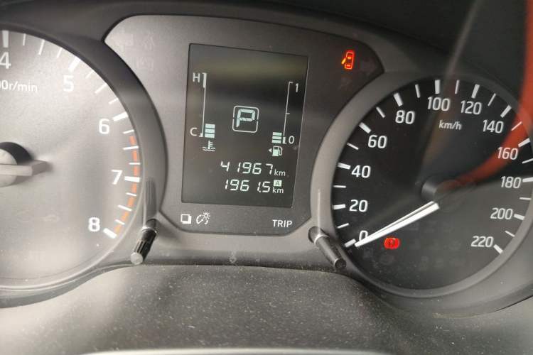Used Nissan Navara 2017 2.5L Automatic 2WD Luxury Edition QR25 Odometer Close Up