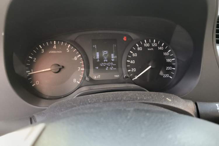 Used Nissan Navara 2017 2.5L Automatic 4x4 Luxury Edition QR25 Odometer Close Up