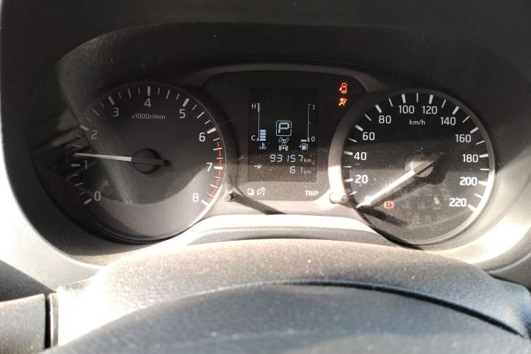 Used Nissan Navara 2017 2.5L Automatic 4x4 Luxury Edition QR25 Odometer Close Up