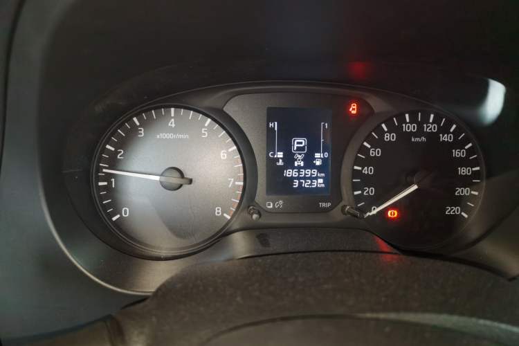 Used Nissan Navara 2017 2.5L Automatic 4x4 Luxury Edition QR25 Odometer Close Up