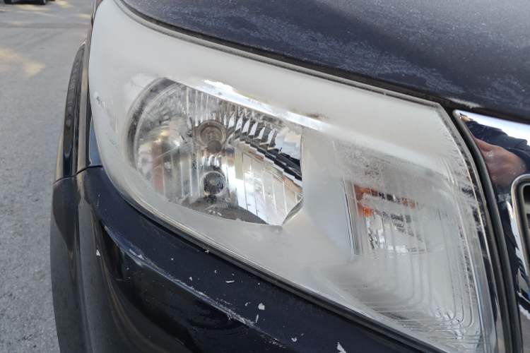 Used Nissan Navara 2017 2.5L Automatic 2WD Luxury Edition QR25 Right Front Headlight