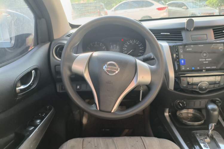 Used Nissan Navara 2017 2.5L Automatic 4x4 Luxury Edition QR25 Steering Wheel
