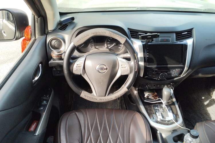 Used Nissan Navara 2017 2.5L Automatic 4x4 Luxury Edition QR25 Steering Wheel