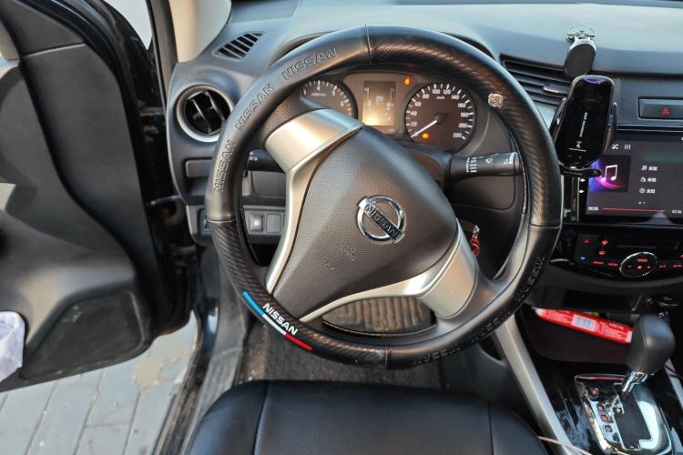 Used Nissan Navara 2017 2.5L Automatic 2WD Luxury Edition QR25 Steering Wheel