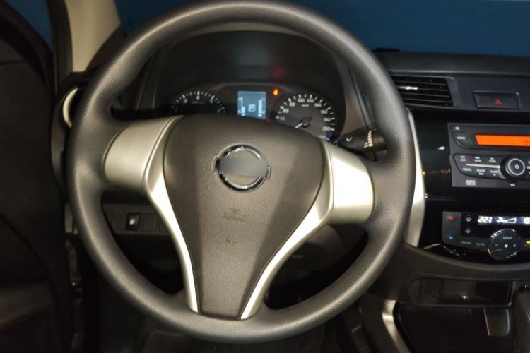 Used Nissan Navara 2017 2.5L Automatic 2WD Luxury Edition QR25 Steering Wheel