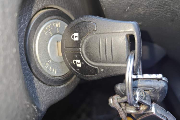 Used Nissan Navara 2017 2.5L Automatic 2WD Luxury Edition QR25 Vehicle Key