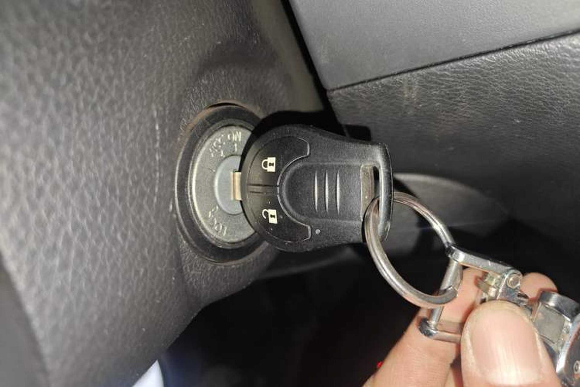 Used Nissan Navara 2017 2.5L Automatic 2WD Luxury Edition QR25 Vehicle Key