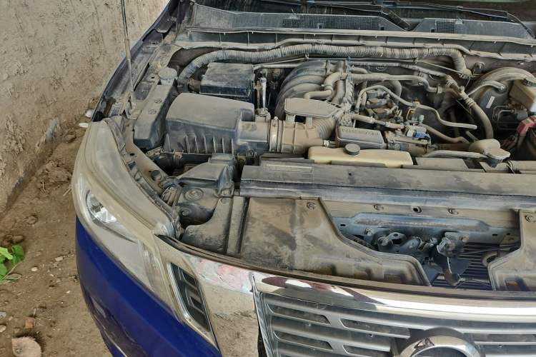 Used Nissan Navara 2017 2.5L Automatic 2WD Luxury Edition QR25 Engine Bay Right