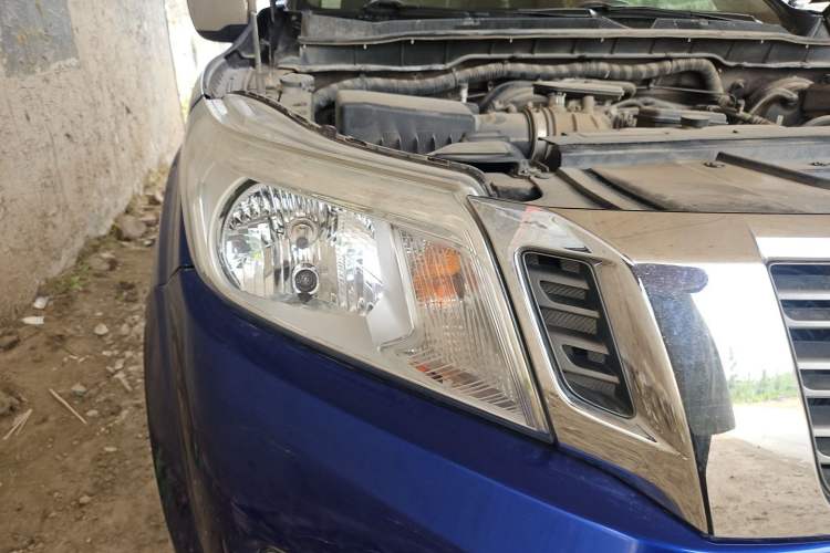 Used Nissan Navara 2017 2.5L Automatic 2WD Luxury Edition QR25 Right Front Headlight