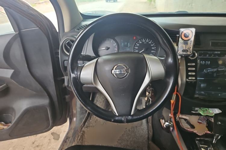 Used Nissan Navara 2017 2.5L Automatic 2WD Luxury Edition QR25 Steering Wheel