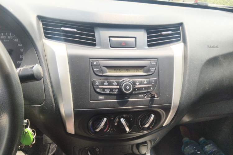Used Nissan Navara 2017 2.5L Manual 4x4 Standard Edition QR25 Audio And AC Panel