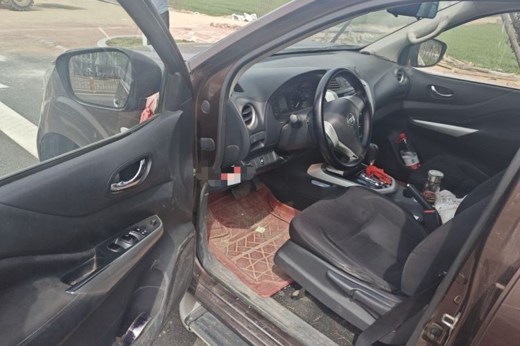 Used Nissan Navara 2017 2.5L Automatic 4x4 Luxury Edition QR25 Driver Seat