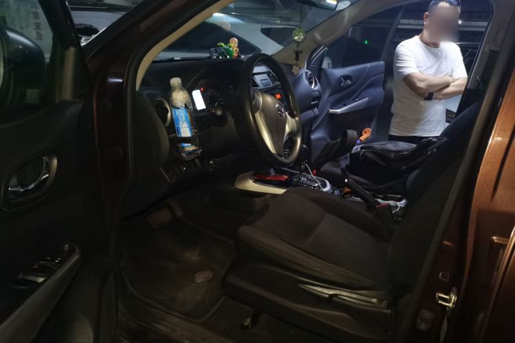 Used Nissan Navara 2017 2.5L Automatic 2WD Luxury Edition QR25 Driver Seat