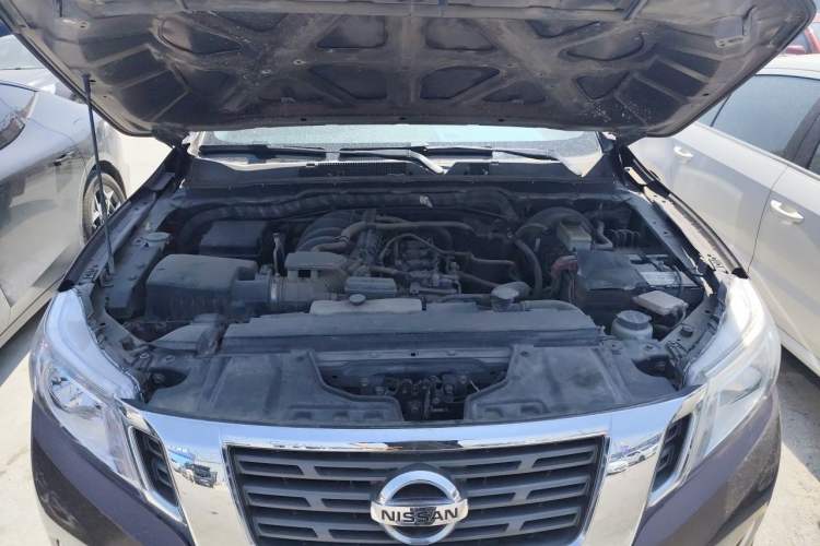 Used Nissan Navara 2017 2.5L Manual Two-Wheel Drive Standard Edition QR25 Engine Bay