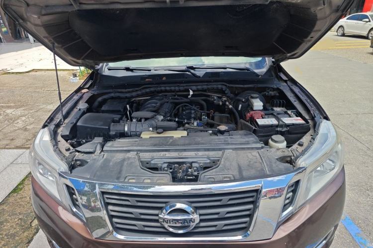 Used Nissan Navara 2017 2.5L Automatic 2WD Luxury Edition QR25 Engine Bay