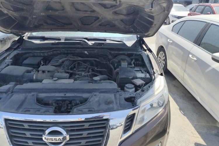 Used Nissan Navara 2017 2.5L Manual Two-Wheel Drive Standard Edition QR25 Engine Bay Left