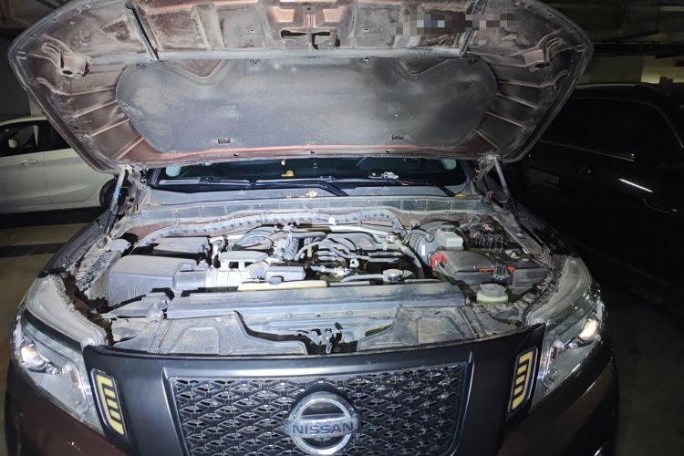 Used Nissan Navara 2017 2.5L Automatic 4x4 Luxury Edition QR25 Engine Bay