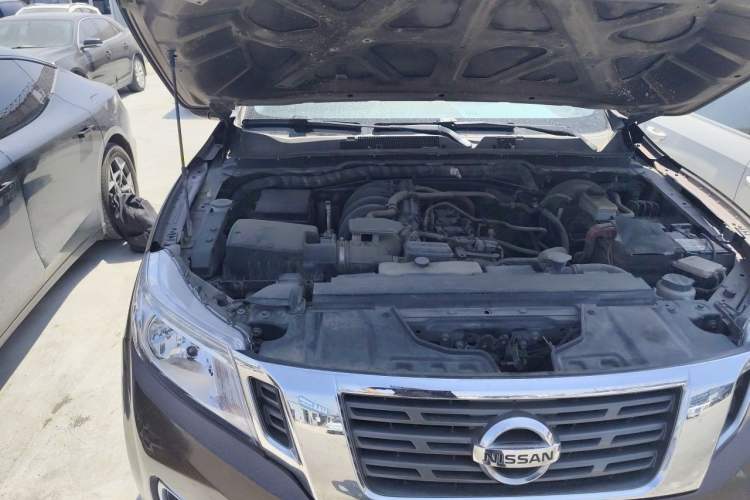 Used Nissan Navara 2017 2.5L Manual Two-Wheel Drive Standard Edition QR25 Engine Bay Right