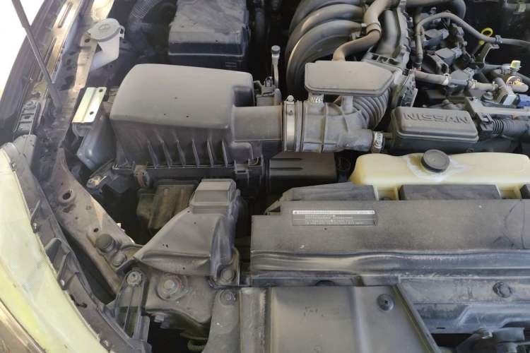 Used Nissan Navara 2017 2.5L Automatic 4x4 Luxury Edition QR25 Engine Bay Right