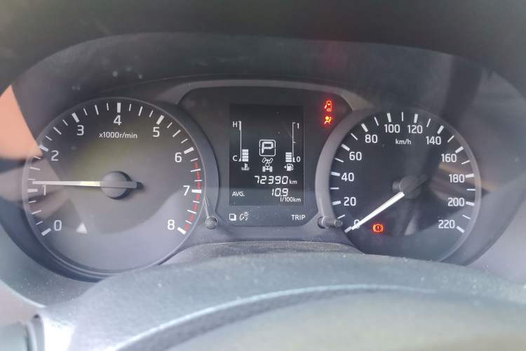 Used Nissan Navara 2017 2.5L Automatic 4x4 Luxury Edition QR25 Instrument Cluster
