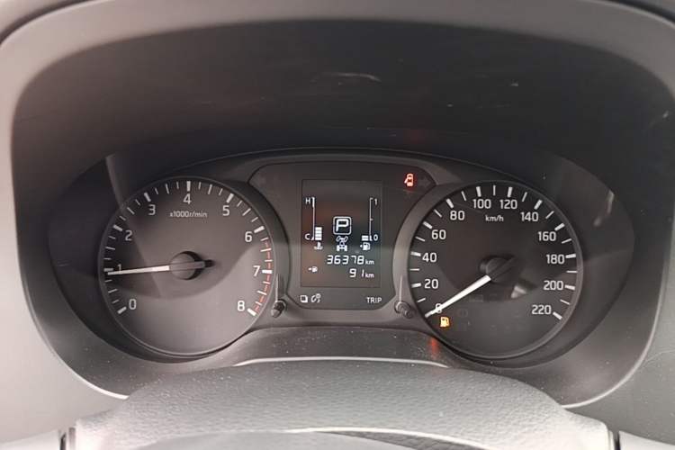 Used Nissan Navara 2017 2.5L Automatic 4x4 Luxury Edition QR25 Instrument Cluster