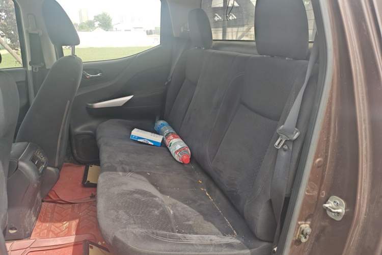 Used Nissan Navara 2017 2.5L Automatic 4x4 Luxury Edition QR25 Left Rear Seat