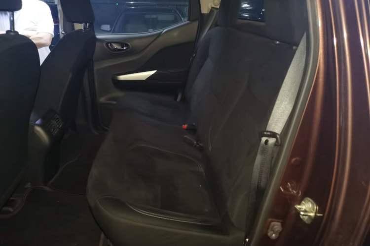 Used Nissan Navara 2017 2.5L Automatic 2WD Luxury Edition QR25 Left Rear Seat