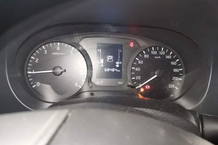 Used Nissan Navara 2017 2.5L Automatic 2WD Luxury Edition QR25 Odometer Close Up