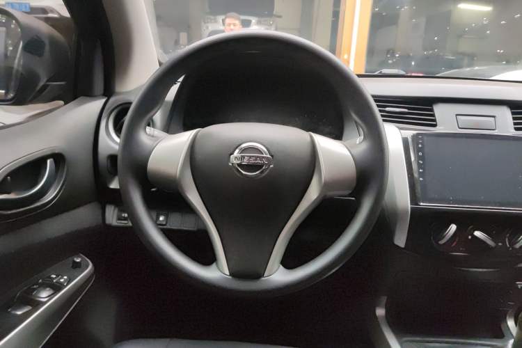 Used Nissan Navara 2017 2.5L Manual Two-Wheel Drive Standard Edition QR25 Steering Wheel
