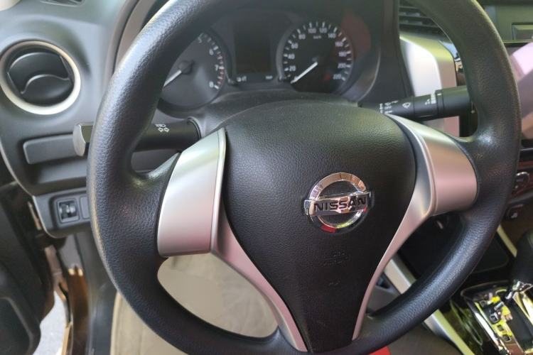 Used Nissan Navara 2017 2.5L Automatic 4x4 Luxury Edition QR25 Steering Wheel