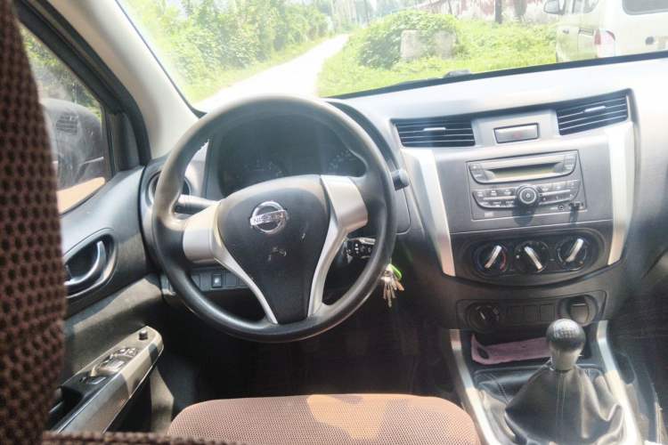 Used Nissan Navara 2017 2.5L Manual 4x4 Standard Edition QR25 Steering Wheel