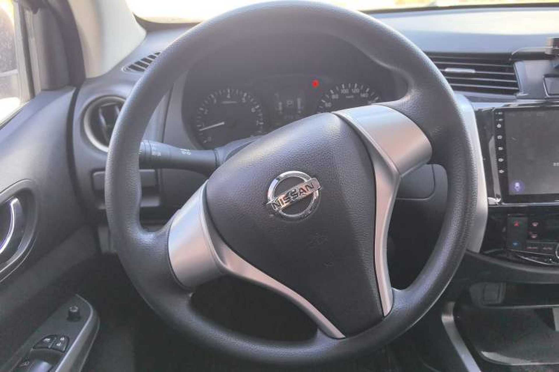 Used Nissan Navara 2017 2.5L Automatic 2WD Luxury Edition QR25 Steering Wheel