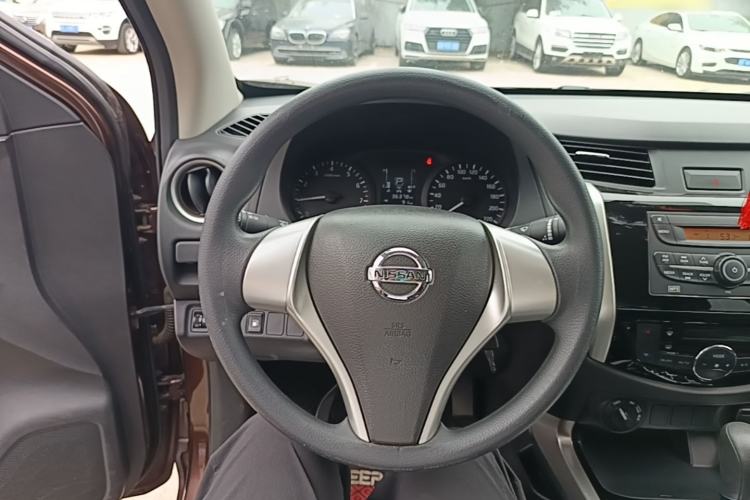 Used Nissan Navara 2017 2.5L Automatic 4x4 Luxury Edition QR25 Steering Wheel
