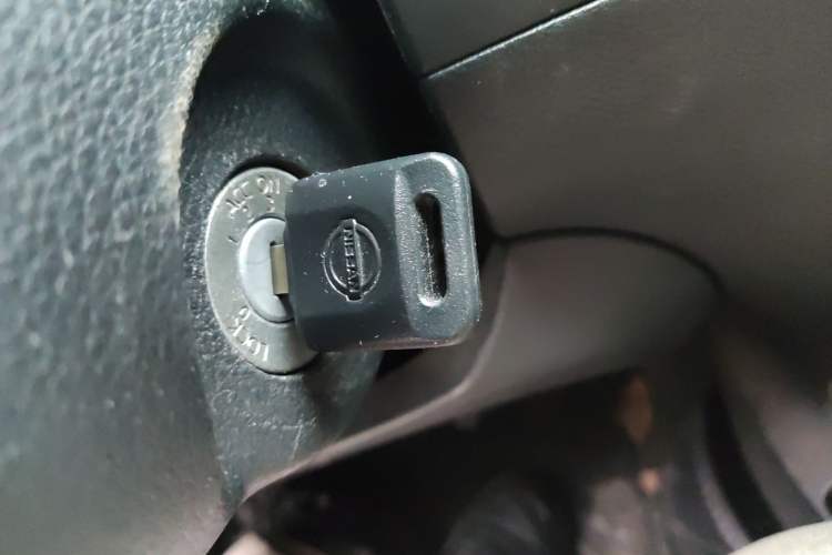 Used Nissan Navara 2017 2.5L Manual Two-Wheel Drive Standard Edition QR25 Vehicle Key