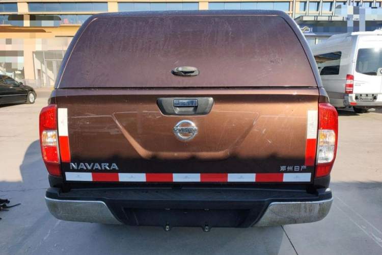Used Nissan Navara 2017 2.5L Automatic 4x4 Luxury Edition QR25 Exterior 3