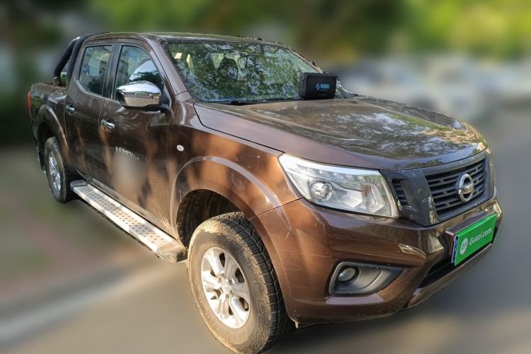 Used Nissan Navara 2017 2.5L Automatic 4x4 Luxury Edition QR25 Front Right 45 Deg