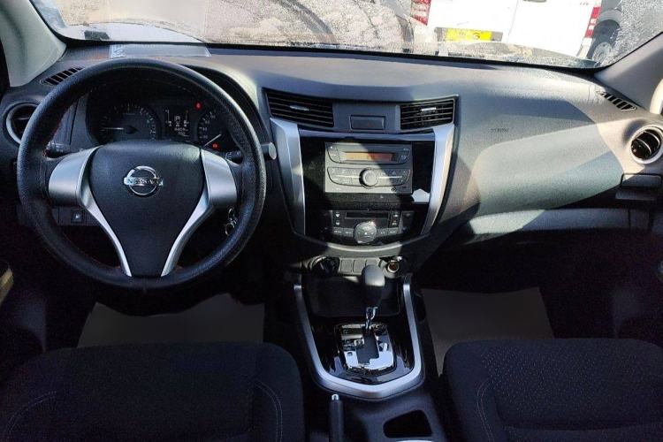 Used Nissan Navara 2017 2.5L Automatic 4x4 Luxury Edition QR25 Interior 1