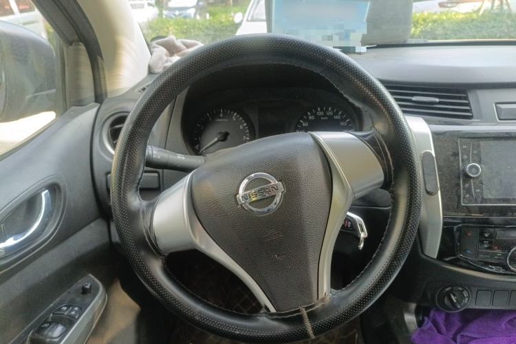 Used Nissan Navara 2017 2.5L Automatic 4x4 Luxury Edition QR25 Steering Wheel