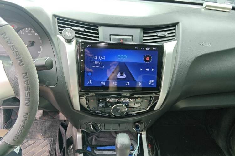 Used Nissan Navara 2017 2.5L Automatic 4x4 Luxury Edition QR25 Audio And AC Panel