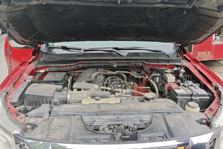 Used Nissan Navara 2017 2.5L Automatic 4x4 Luxury Edition QR25 Engine Bay